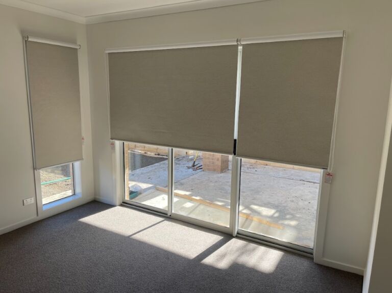 Read more about the article How to Fix the Bottom Of a Roller Blind