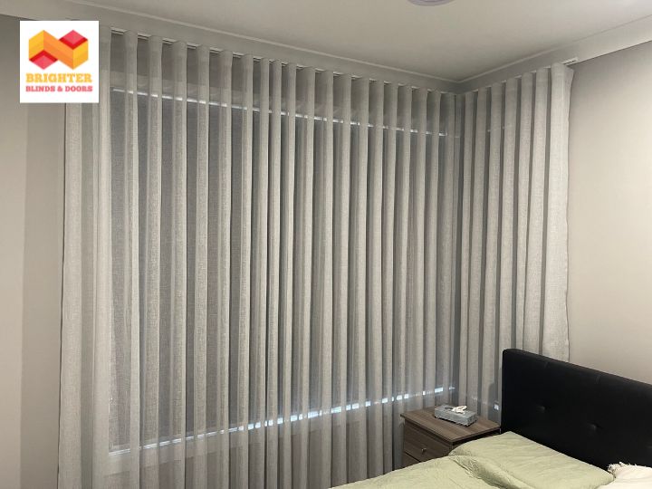 Read more about the article How Can I Use Sheer Curtains to Enhance Room Decor?